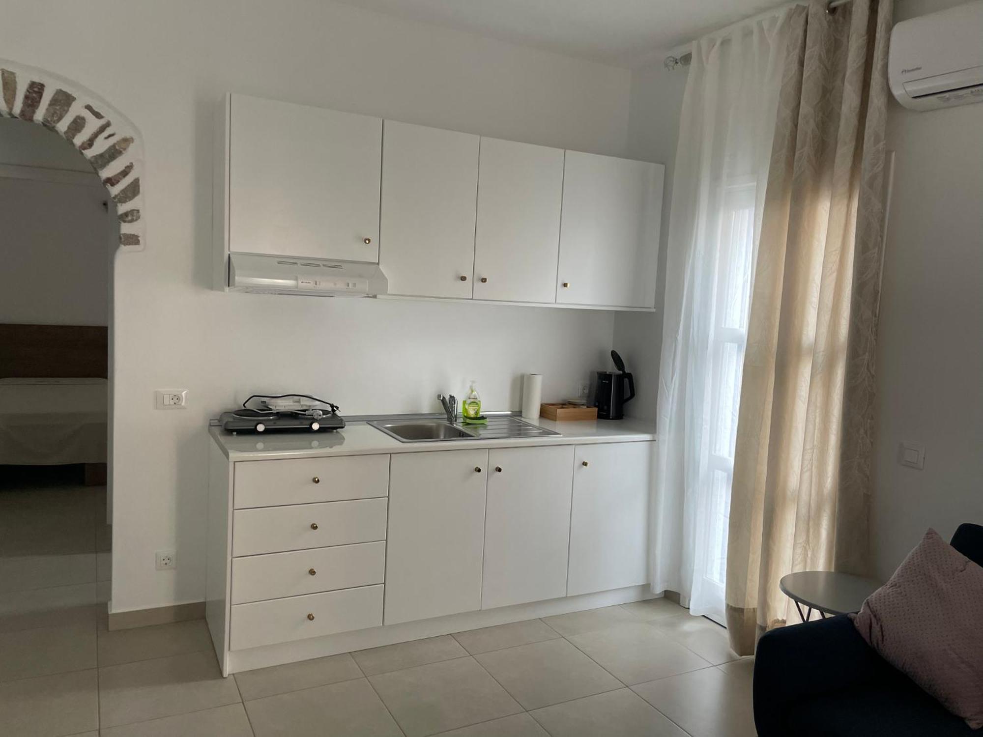 Deda Apartments Livadia  Екстериор снимка